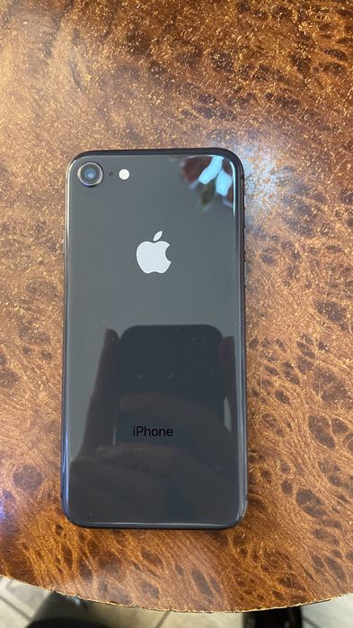 Iphone 8 ………………….