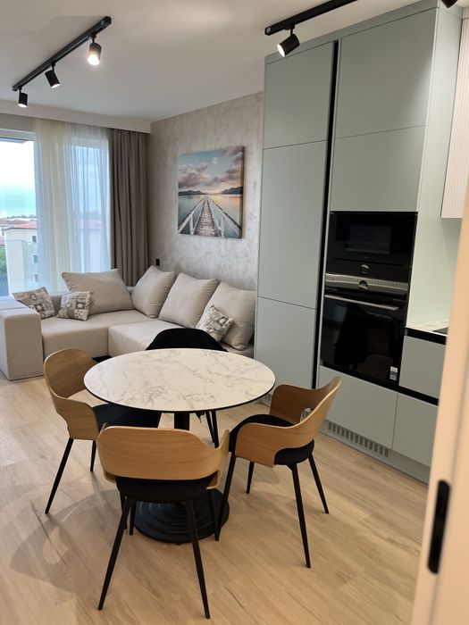 Дава се под наем Двустаен апартамент в к.к. Св.Св. Константин и Елена - 65 кв.м за 1200 € - Снимка #15