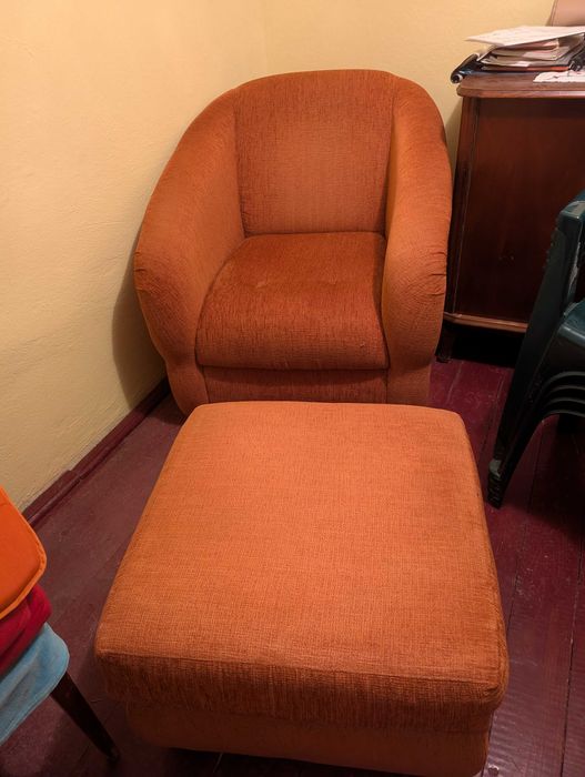 Fotoliu cu taburet Elvila – SUPER CONFORT | Stil retro elegant