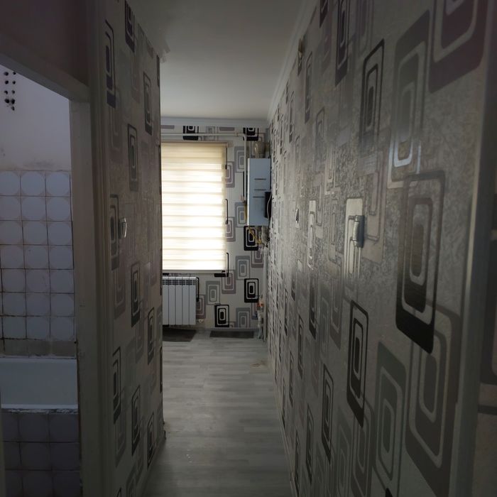 Квартира сотилади 1 хонали 4 етажли домни  1-етажида лучевой ахмад чиз