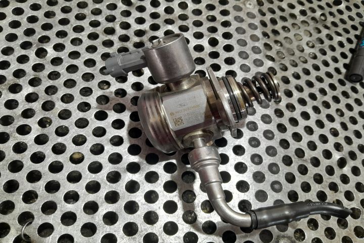 Pompa inalta presiune CM5G-9D376-GA CM5G-9D376-GA Ford B-MAX prima ge