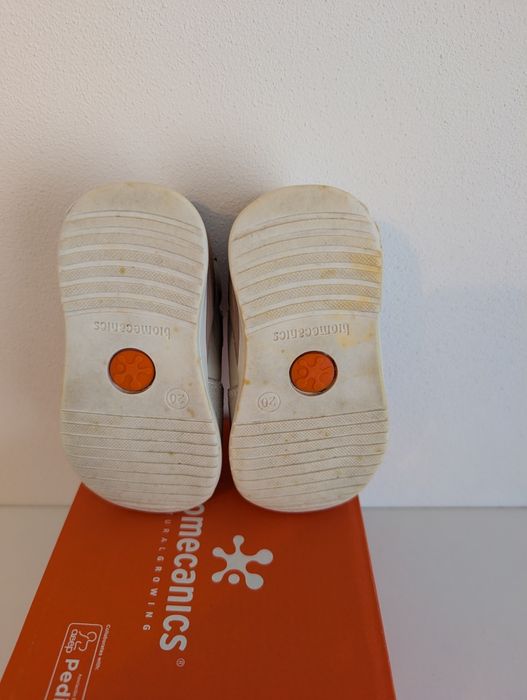 Pantofi biomecanics mărimea 20