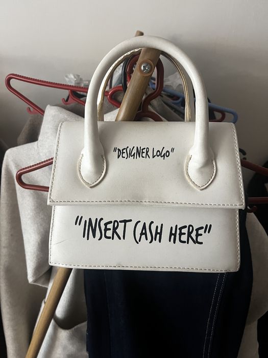 Бутикова модерна чантичка