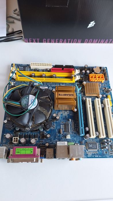 Gigabyte GA-945GZM-S2  s. 775 за части