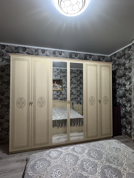 Продам спальный гарнитур