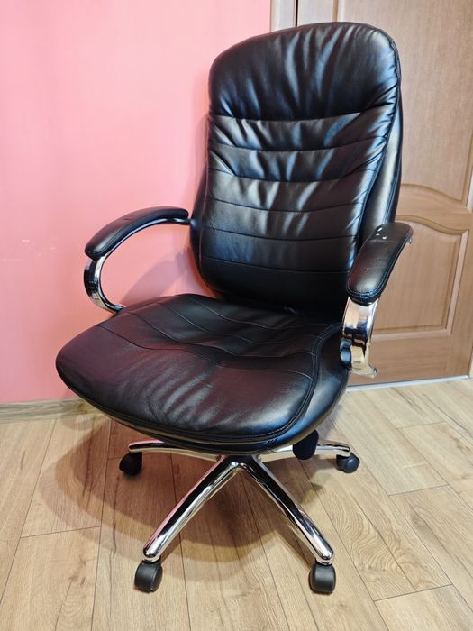 Кожен офис стол Кармен