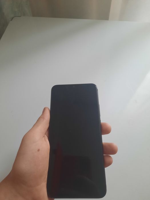 Продам срочно redmi 9 в хорошем состоянии