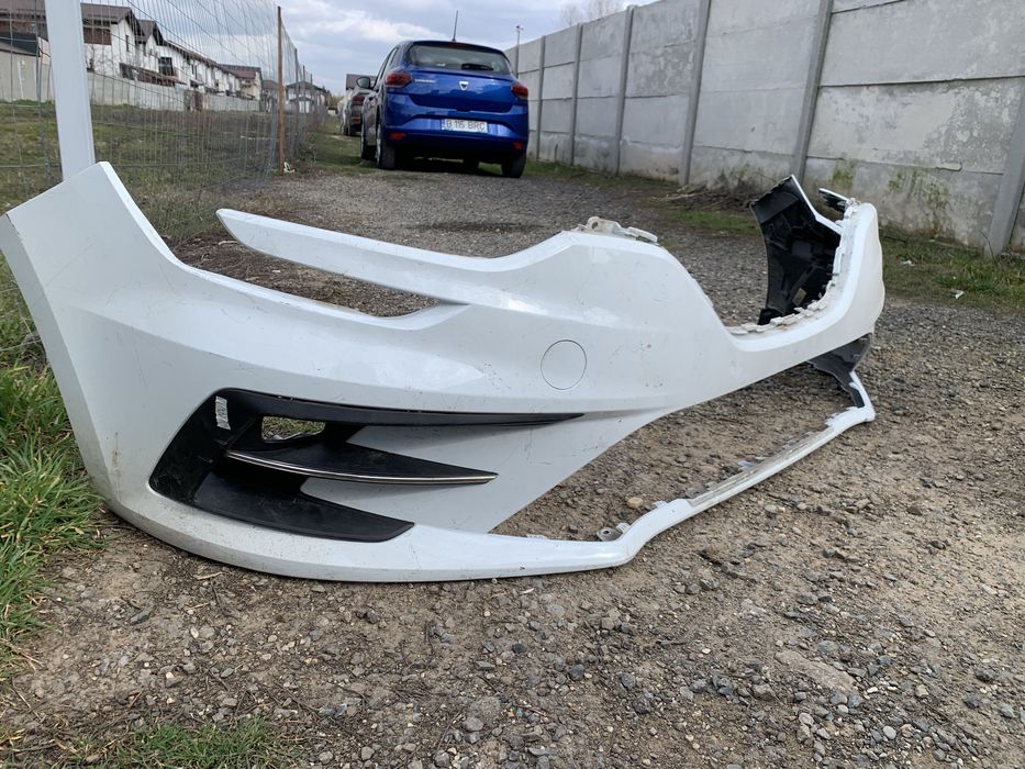 Bara fata Renault Megane 4 facelift