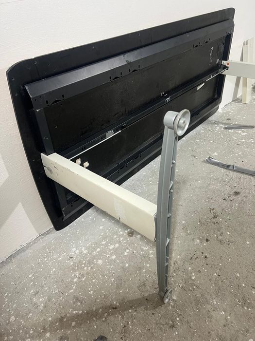 Masa de birou din textolit cu picioare reglabile