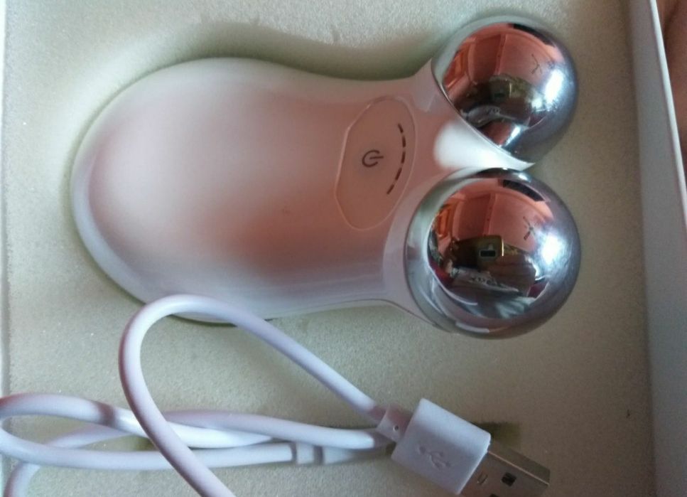 Aparat de lifting facial