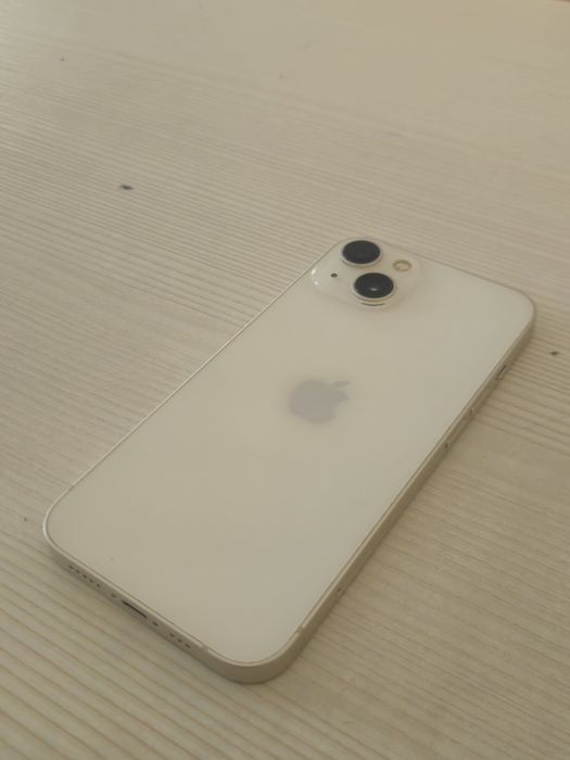 IPhone 13.