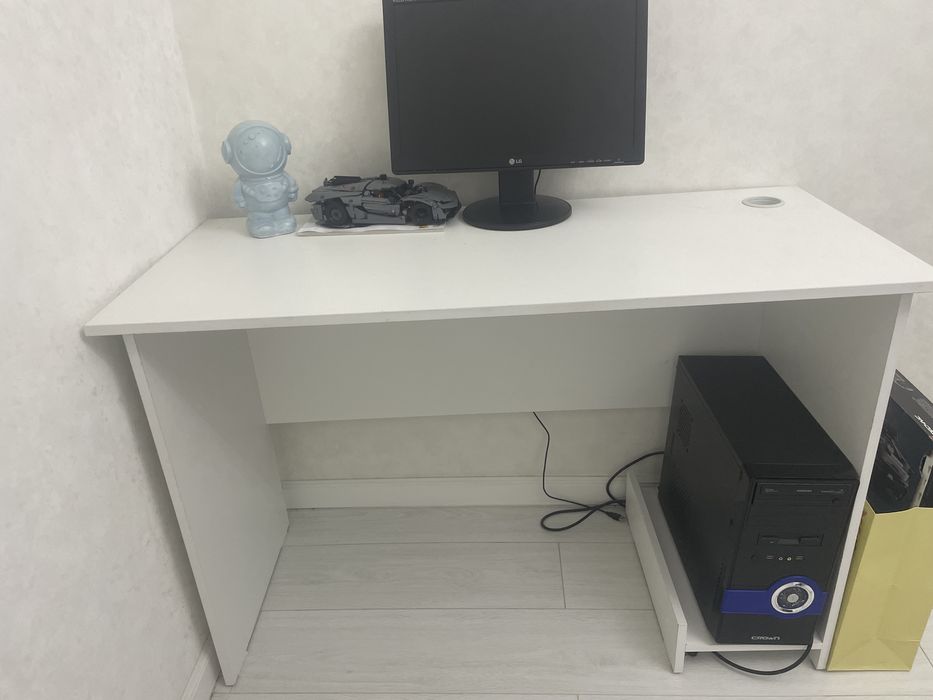 Стол компютерный писменный