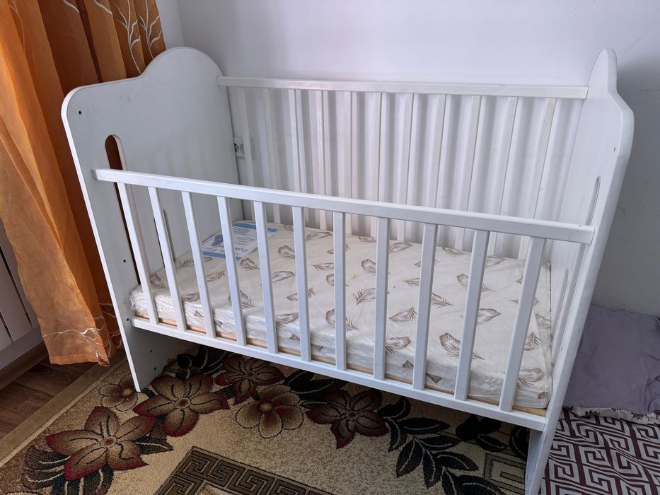 Продам детский манеж с матрасом