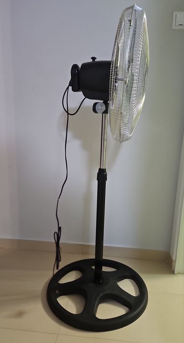 Ventilator cu picior/podea, metalic