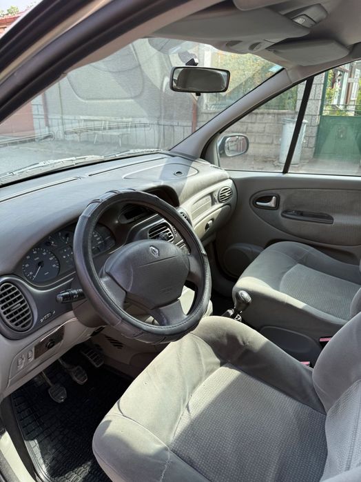 Продавам Renault Scenic