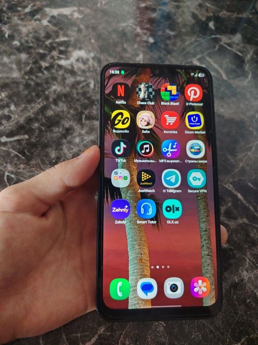 Samsung A17 telefoni