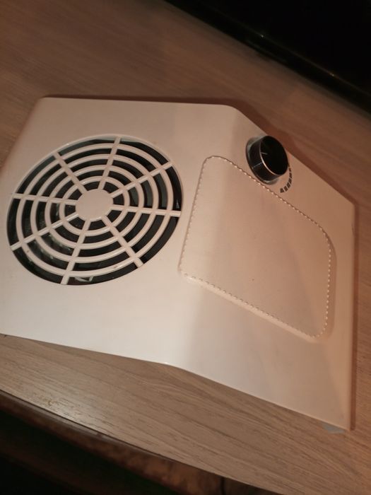 Маникюрный пылесос