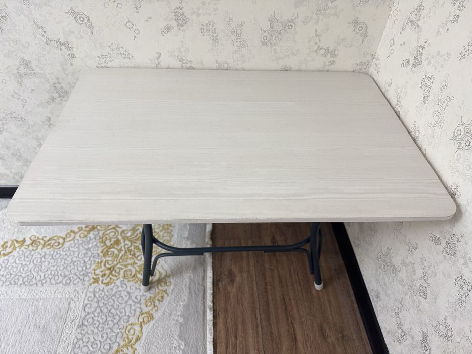 Продам стол на кухню либо для гостиной