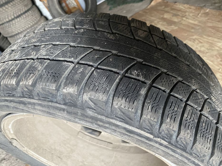 Продам комплект шины с титановыми дисками