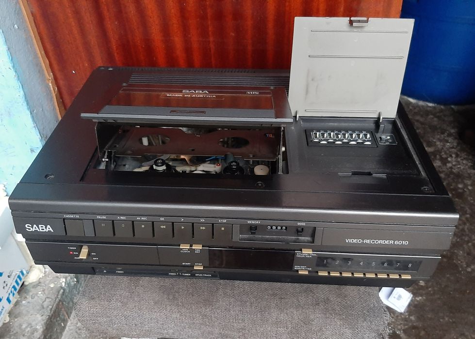 Vând videorecorder de colecție saba în stare bună
