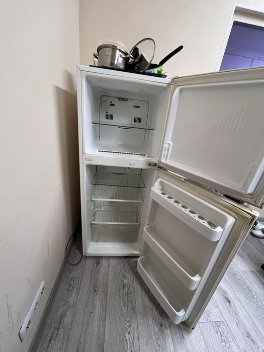 Холодильник LG,состояние хорошее , рост 1’50
