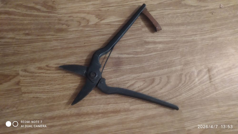 слесарные и плотницкий инструменты