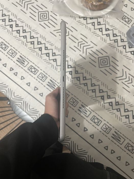 Продам iPad 9 поколения (2021)