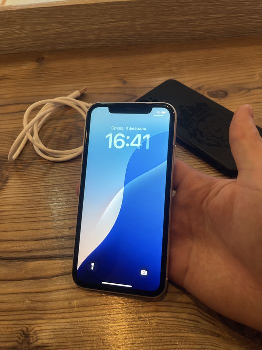 Продам Айфон 11 128 Гб