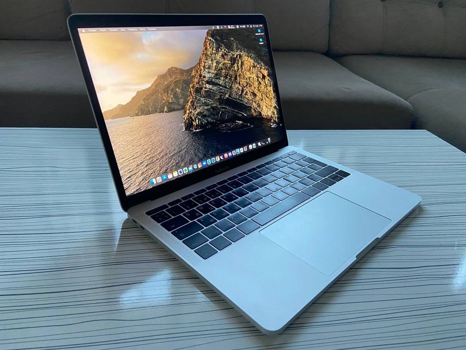 Macbook pro 13.3 Retina i5 16gb 512gb состоянии идеал