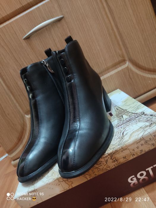 Продам полусапожки новые