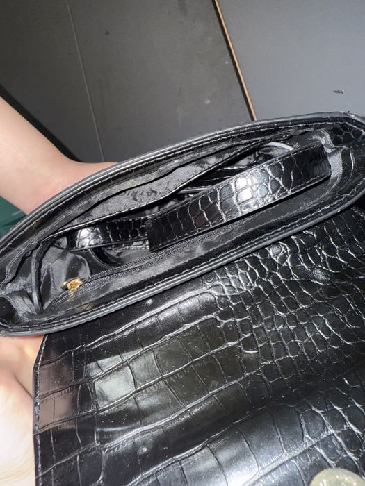 Сумочка с kari новая!!!