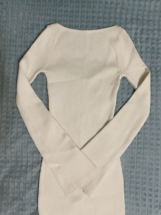 Теплое белое платье