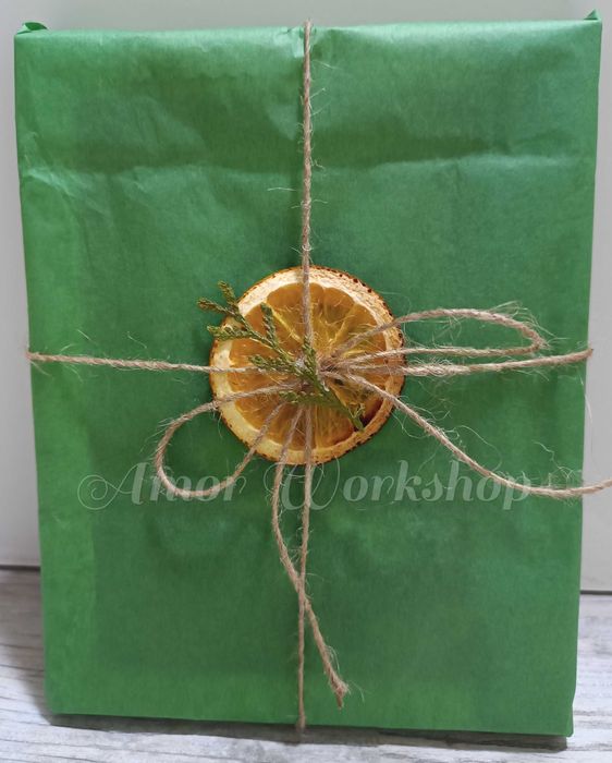 Коледна магия в рамка от скандинавски мъх