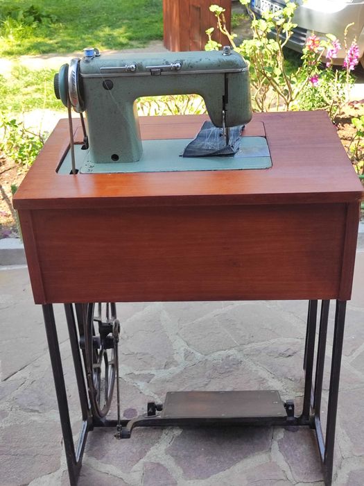 Стара шевна машина