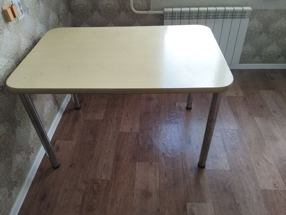 Продам стол большой