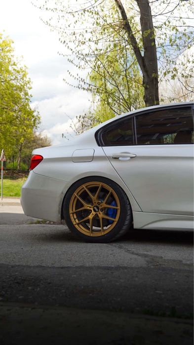 Bmw f30 340.     .