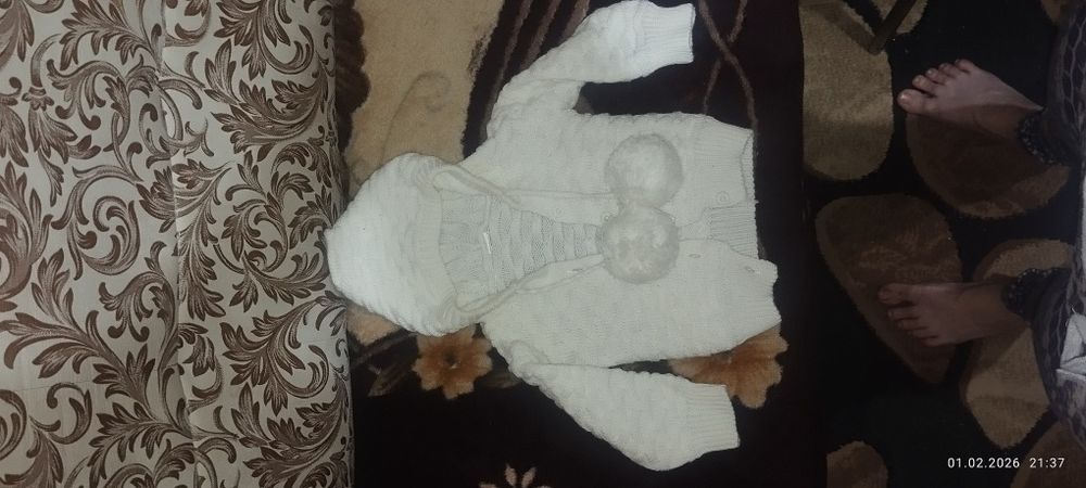 Продам вязаный костюм детский