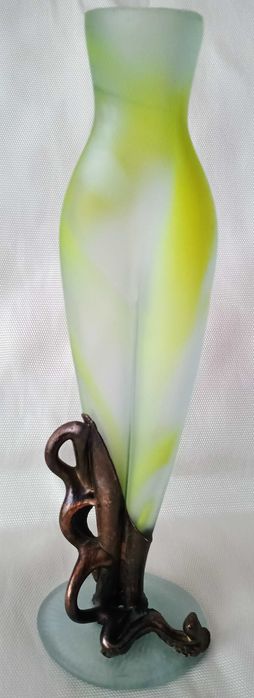 Vaza figurativa din sticla suflata