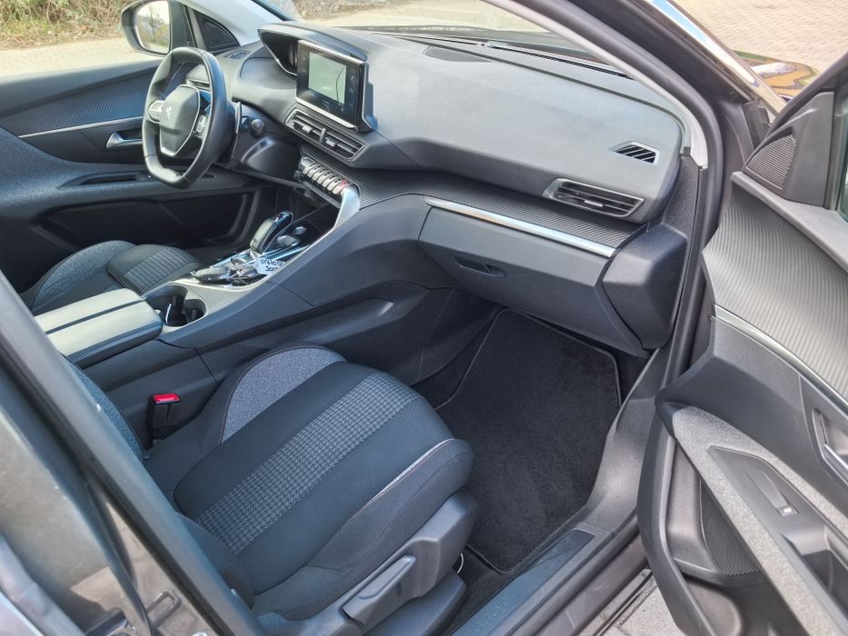 Peugeot 3008 1.5BlueHDI 131kc 2022г