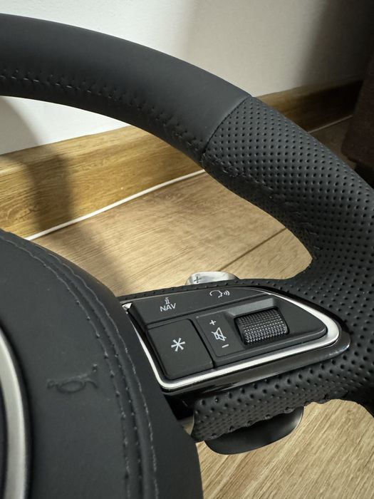 Volan tesit Audi s line cu padele