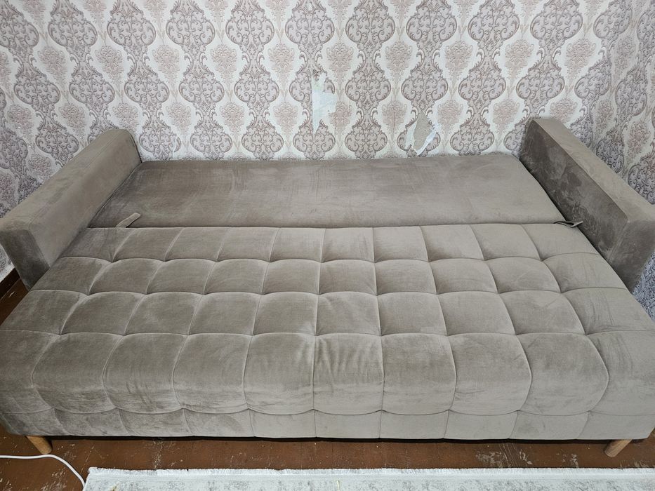Диван срочно продам