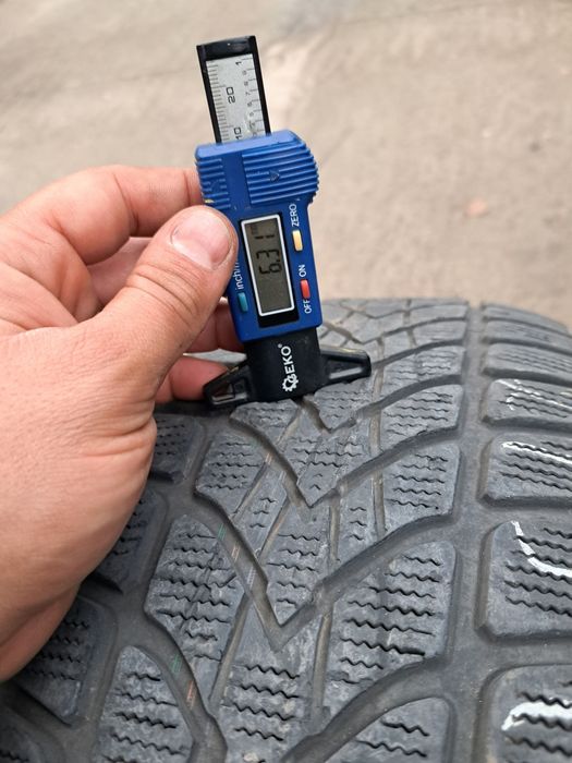 Anvelope de iarna 215-65r16 Dunlop