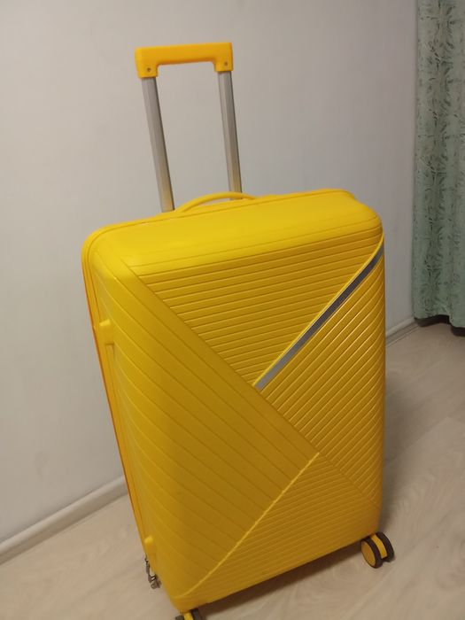 Продам чемодан большой