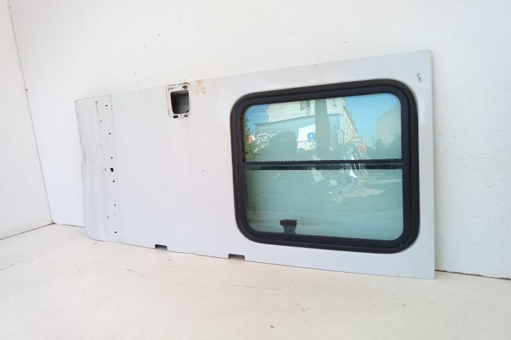 Usa dreapat spate cu geam Renault Master a 2-a generatie (facelift) s
