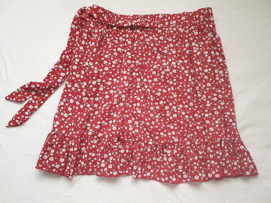 Fusta parte peste parte Shein,marimea M,merge si S,noua