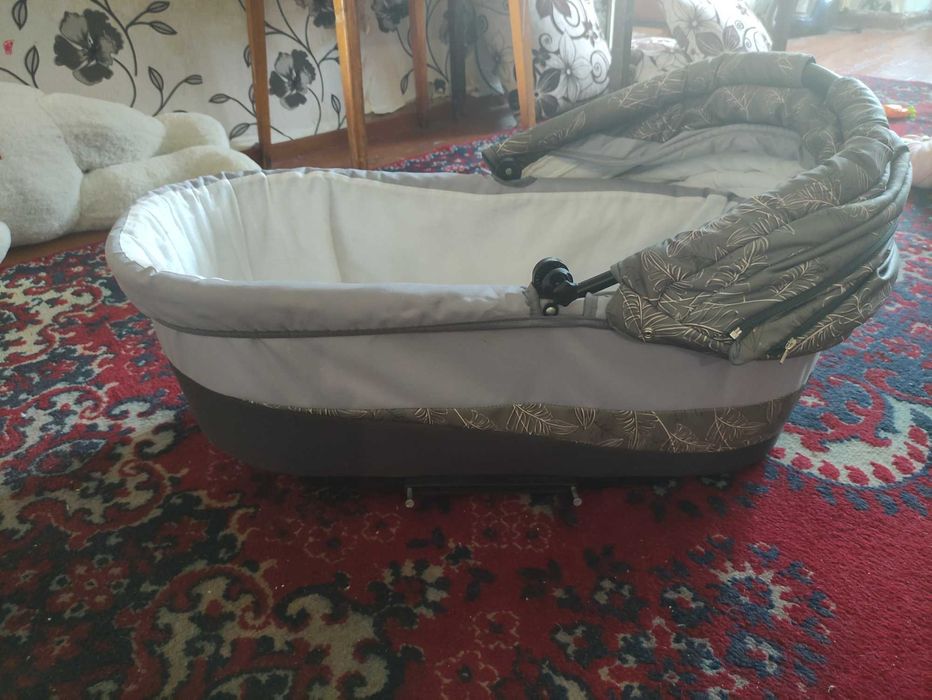 Детская коляска и ванночка