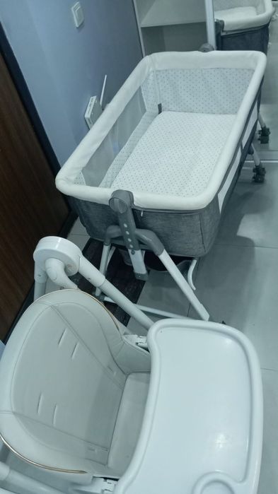 Кормящая стульчик Манеж вместе