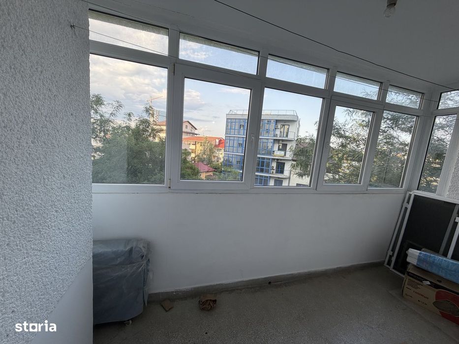 Zona 1Mai, Apt 3 camere, etajul 3, balcon,2 gr. san, bloc solid, GARAJ — fotografia 3