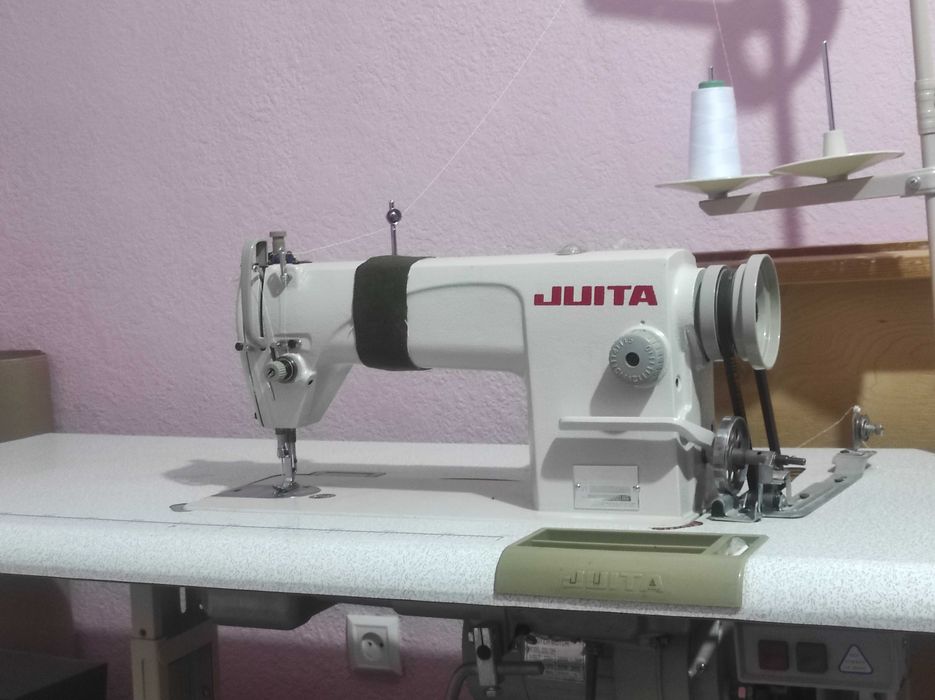 Швейная машинка Juita