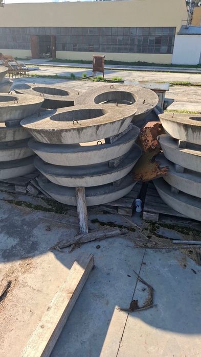 Бетонни стълбове